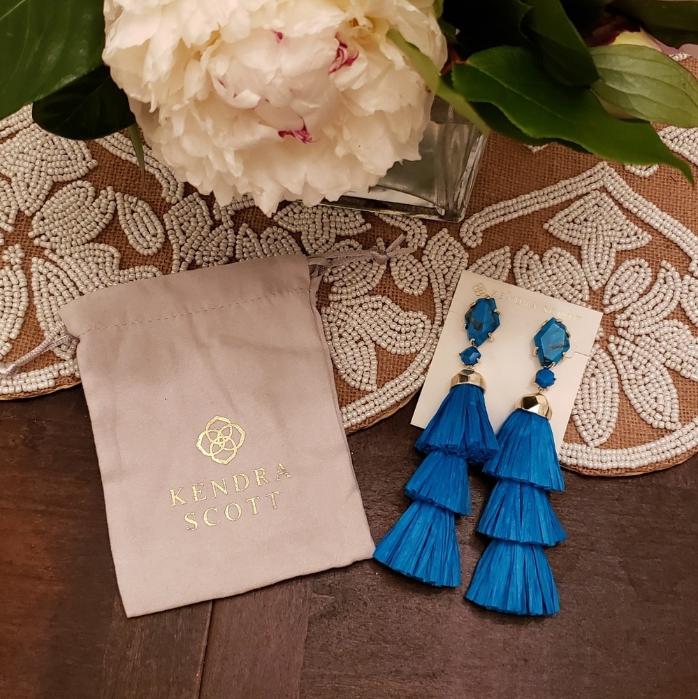 NWOT Kendra Scott Denise Earrings in Aqua Howlite